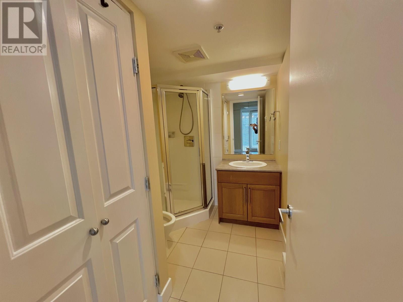 23 5879 GRAY AVENUE, Vancouver