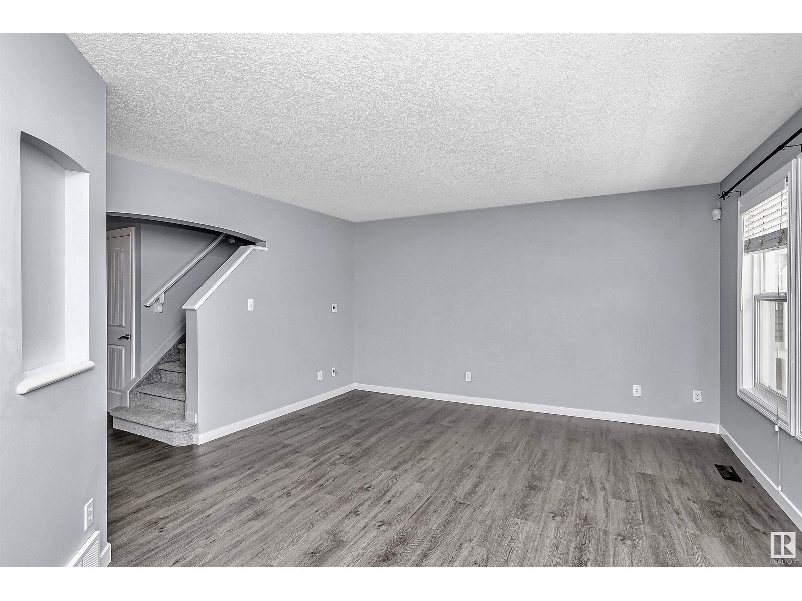 Photo 15 of 1130 37 A Av Nw, Edmonton AB
