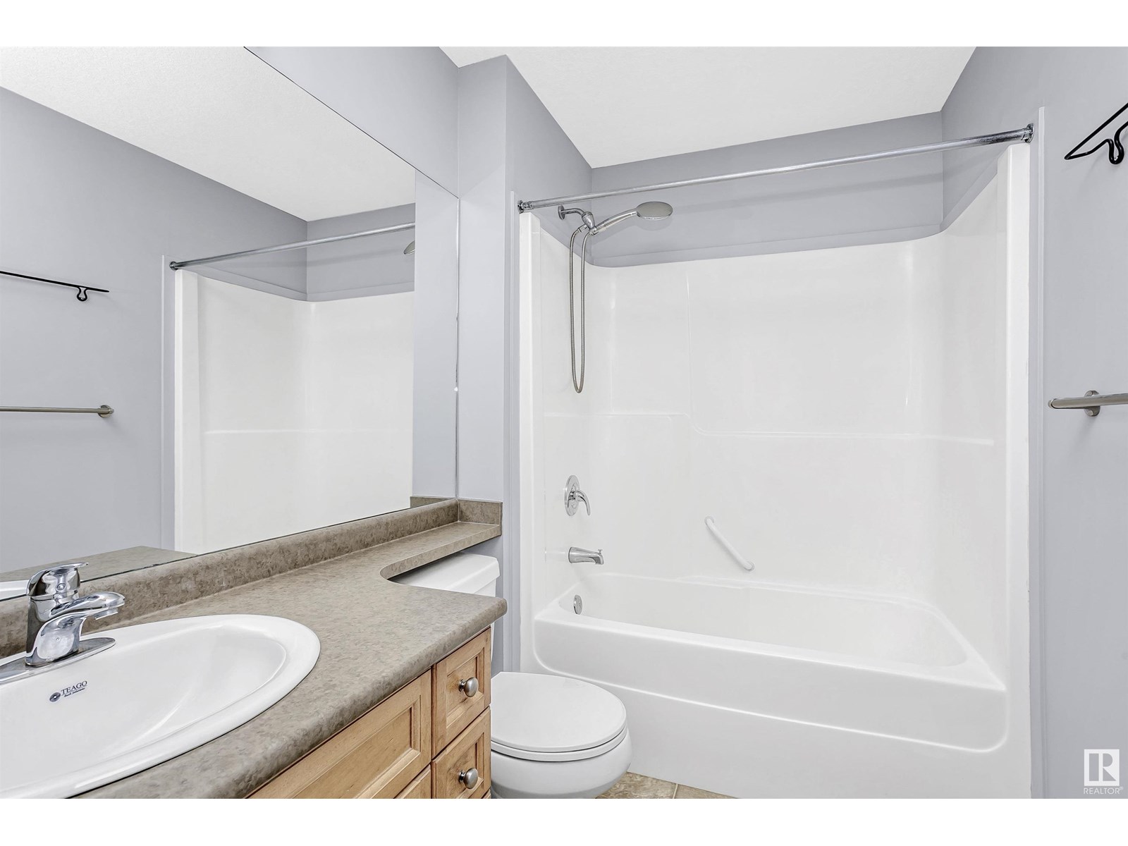 Photo 23 of 1130 37 A Av Nw, Edmonton AB