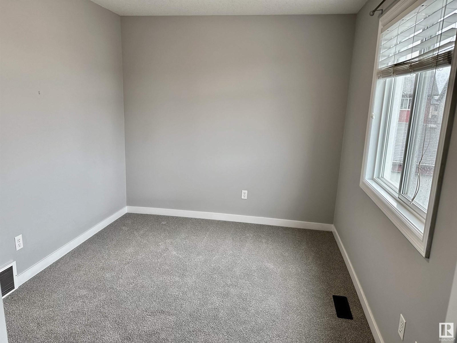 Photo 25 of 1130 37 A Av Nw, Edmonton AB
