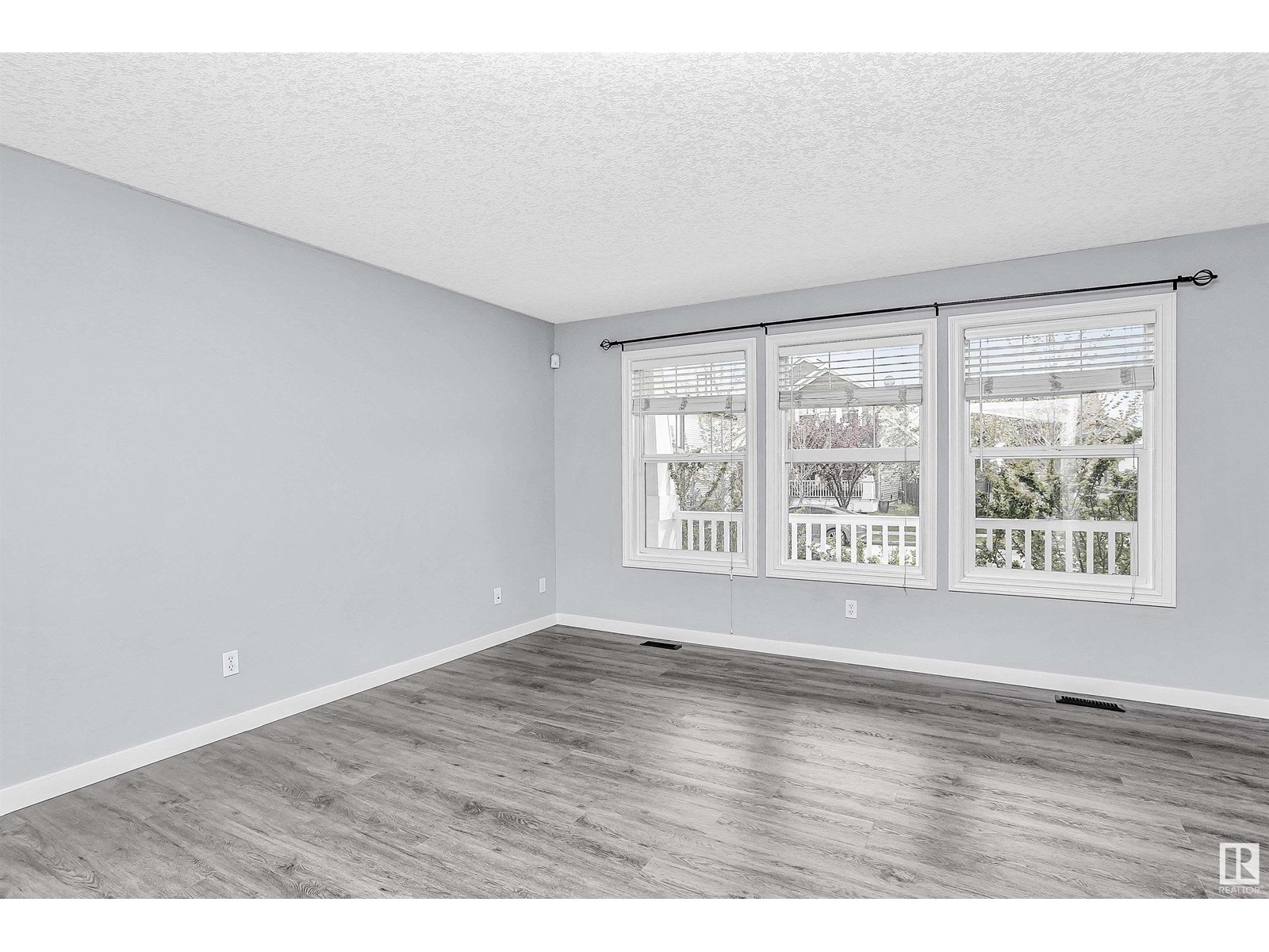 Photo 6 of 1130 37 A Av Nw, Edmonton AB