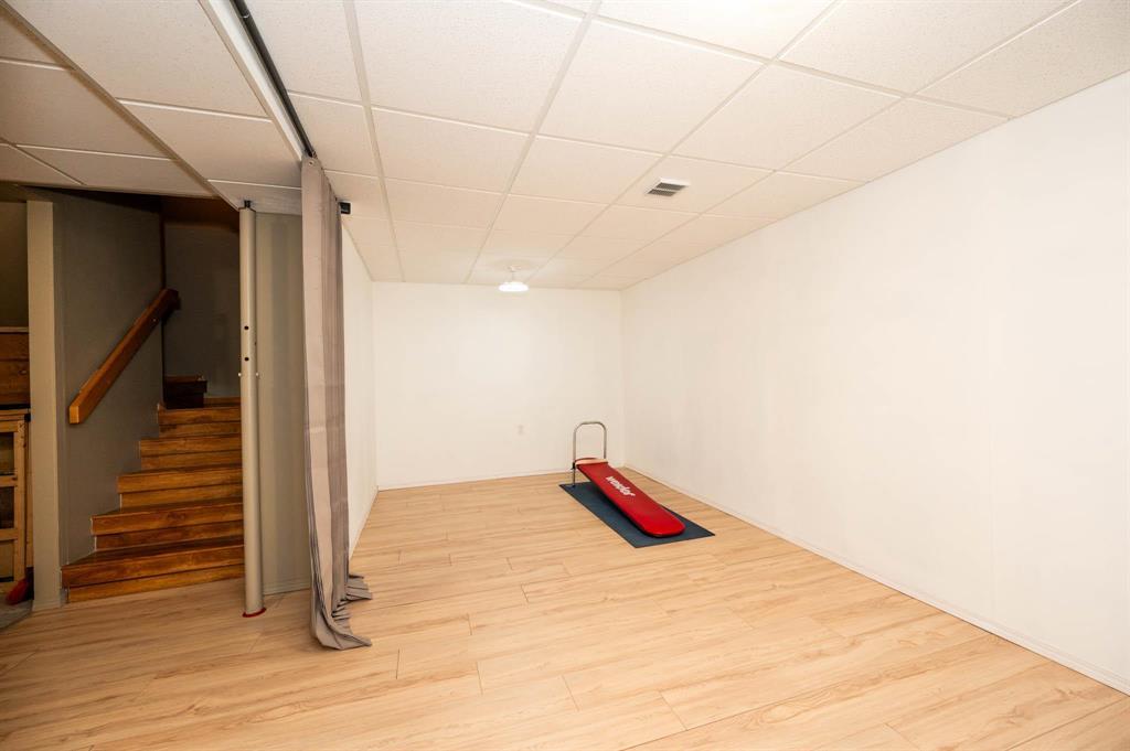 Photo 5 of 15 1060 Dakota Street, Winnipeg MB
