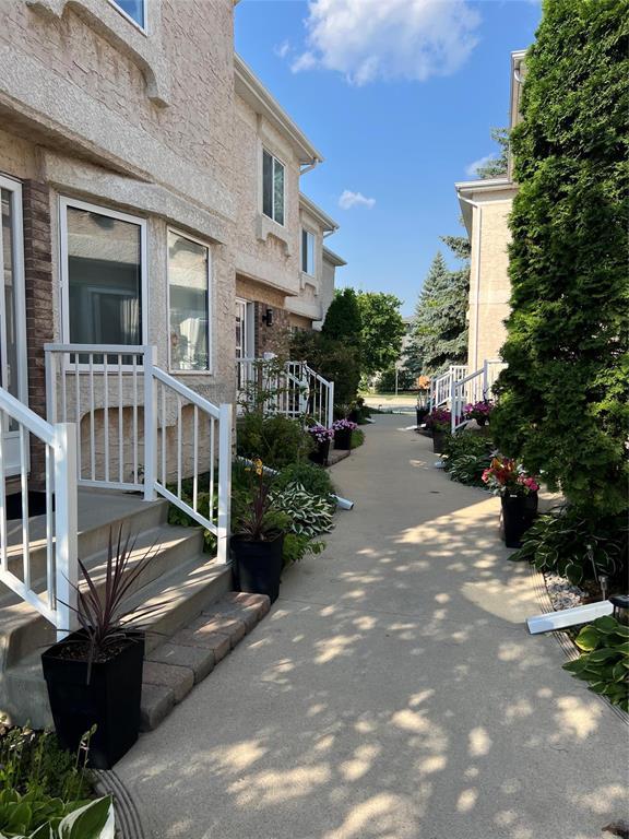Photo 12 of 15 1060 Dakota Street, Winnipeg MB