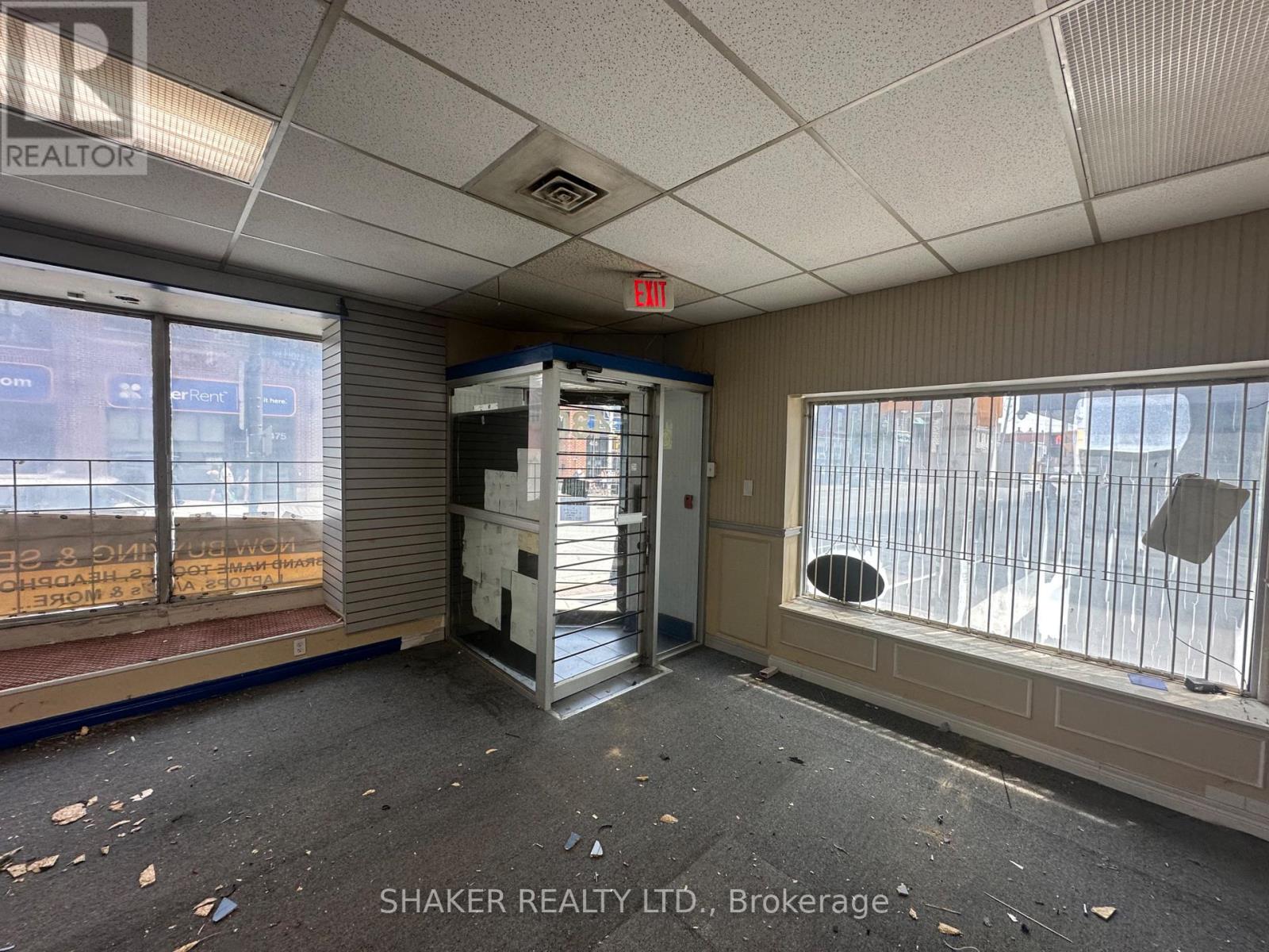 Photo 6 of 480 Bank Street, Ottawa ON