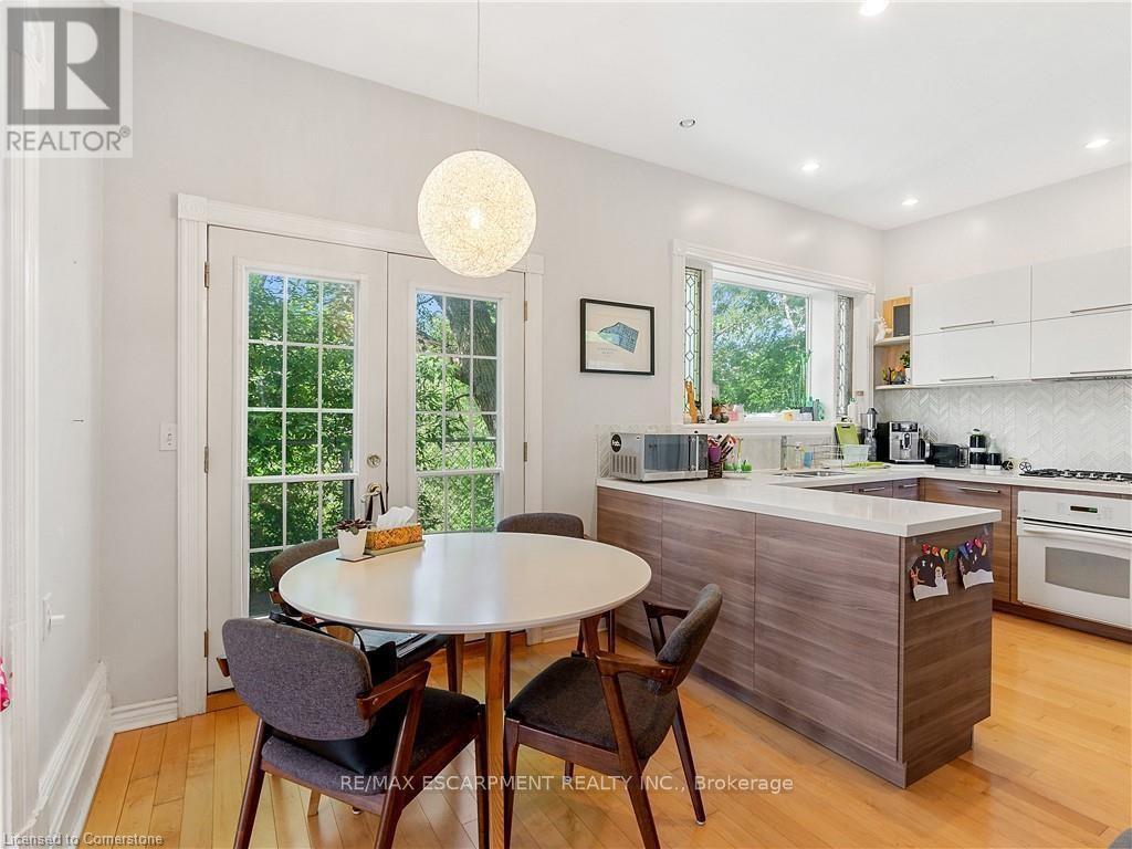 Photo 11 of 19 Canada Street, Hamilton ON