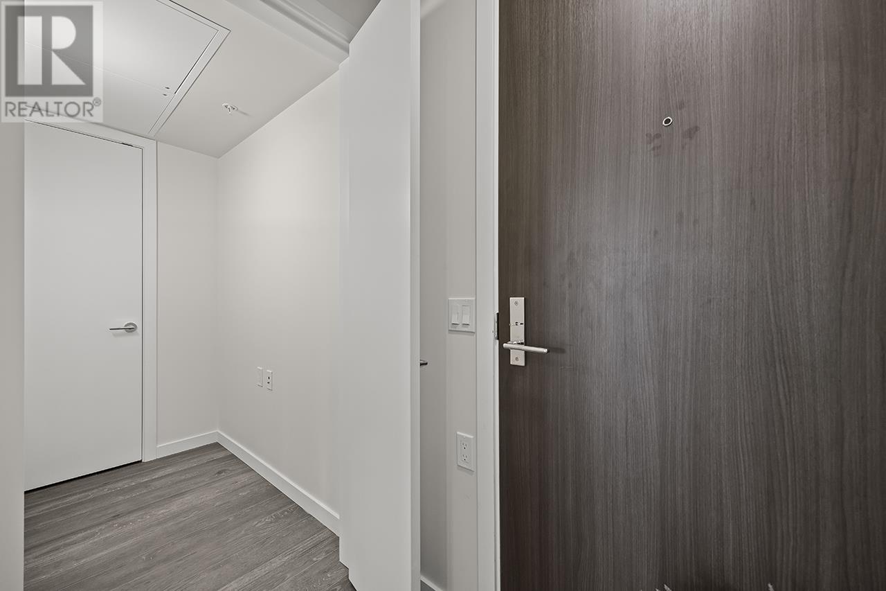 Photo 1 of 703 5311 Goring Street, Burnaby BC