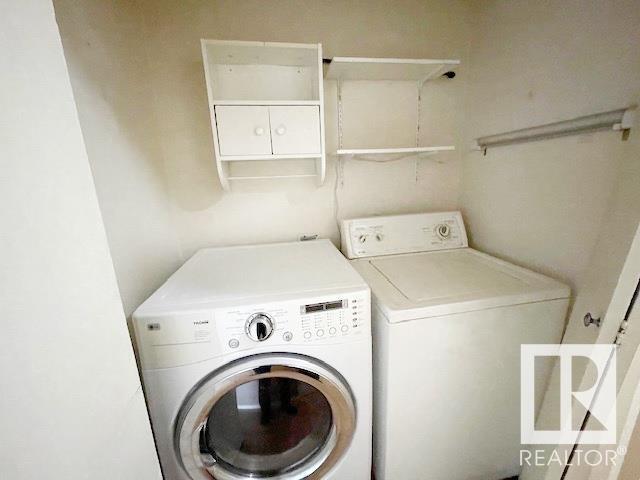 Photo 4 of 5 3803 76 St Nw, Edmonton AB