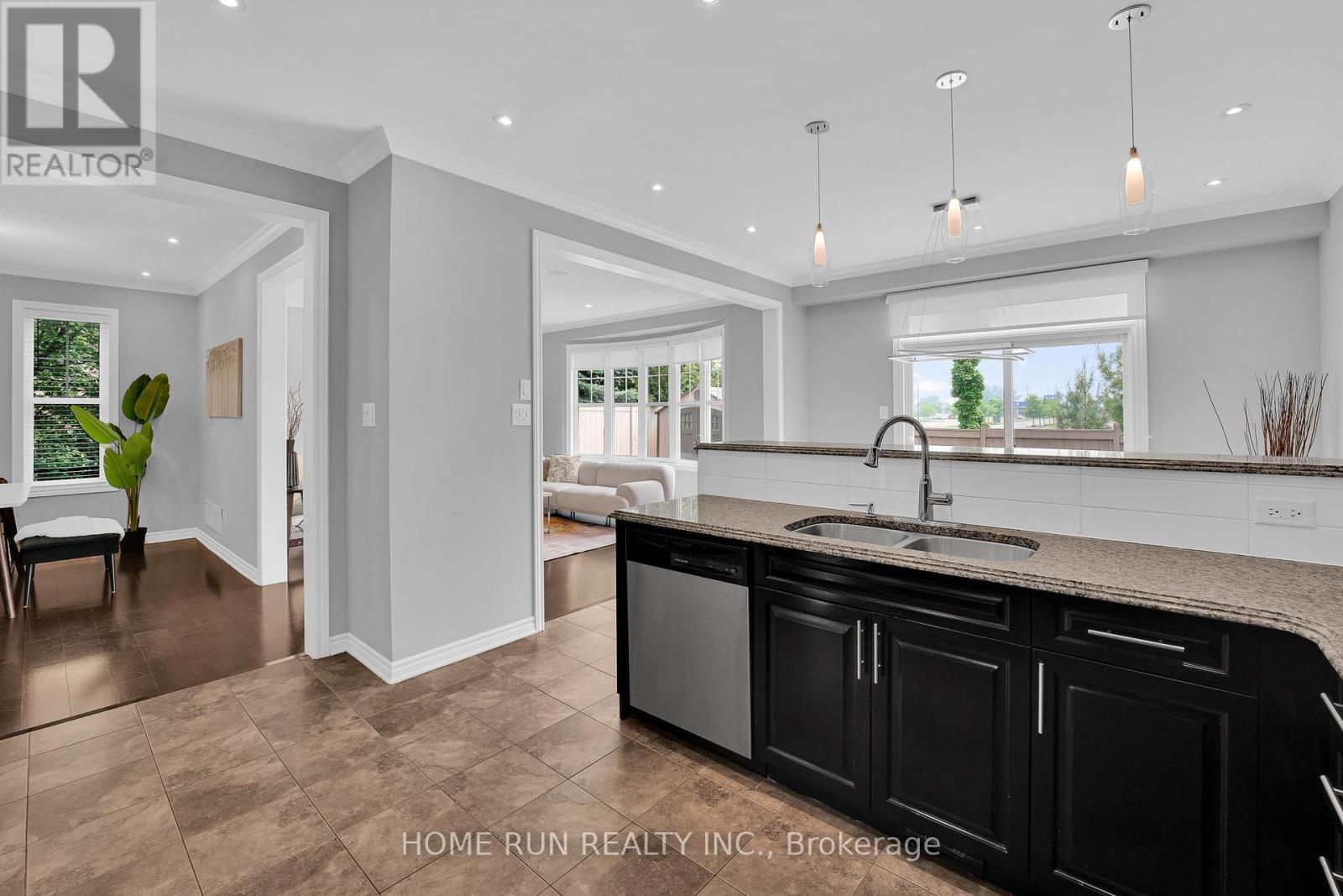 Photo 30 of 335 Gallantry Way, Ottawa ON