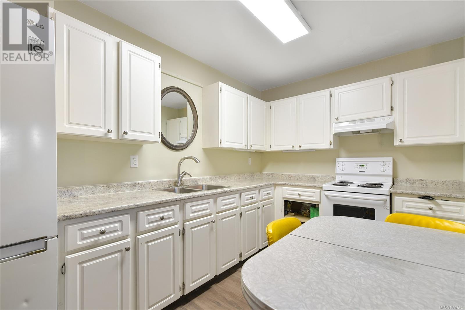 10 1956 GLENIDLE Road, Sooke