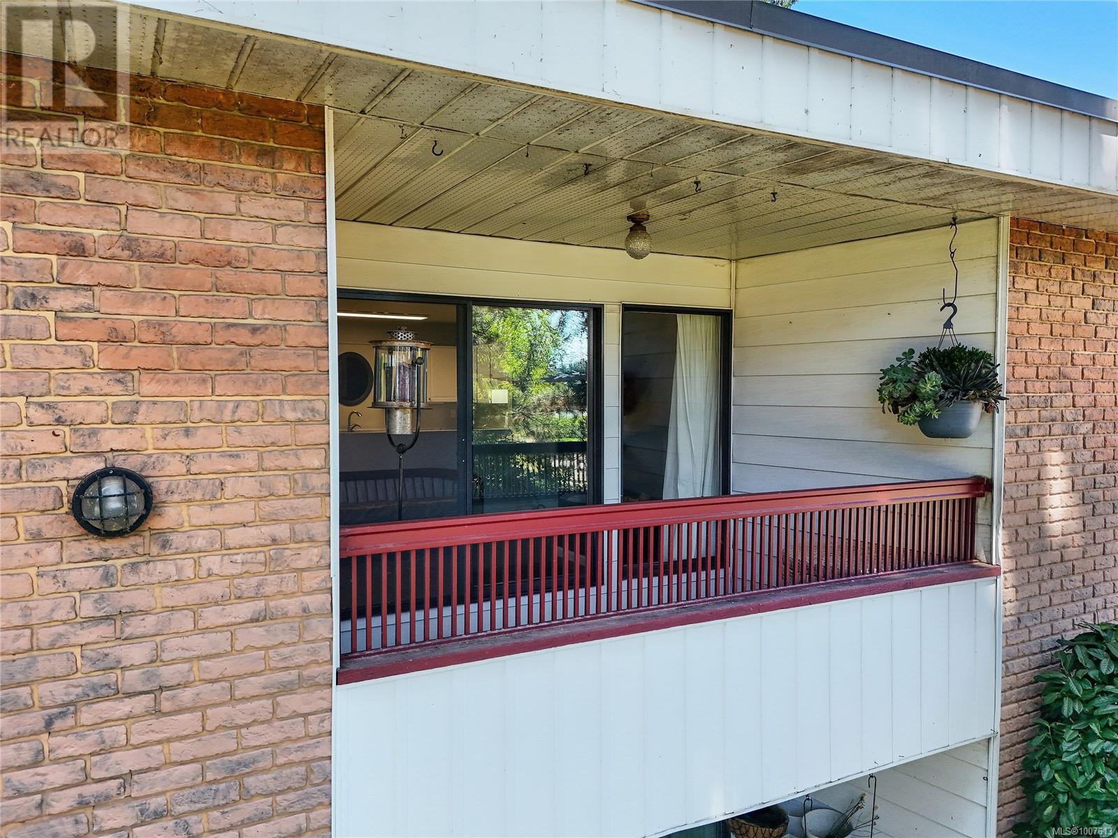 10 1956 GLENIDLE Road, Sooke