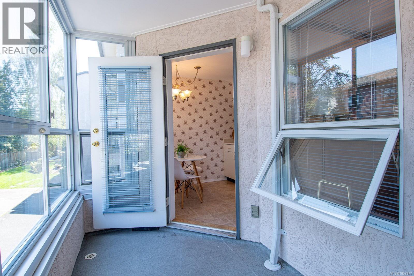 Photo 11 of 206 9945 Fifth St, Sidney BC