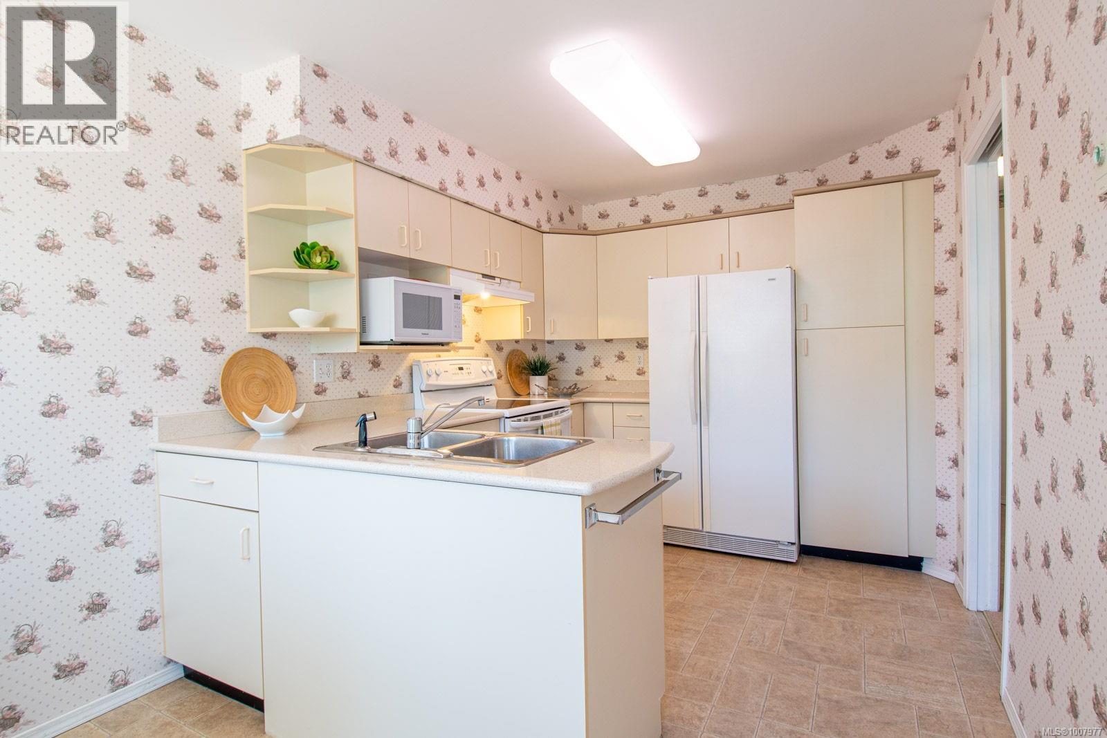 Photo 18 of 206 9945 Fifth St, Sidney BC