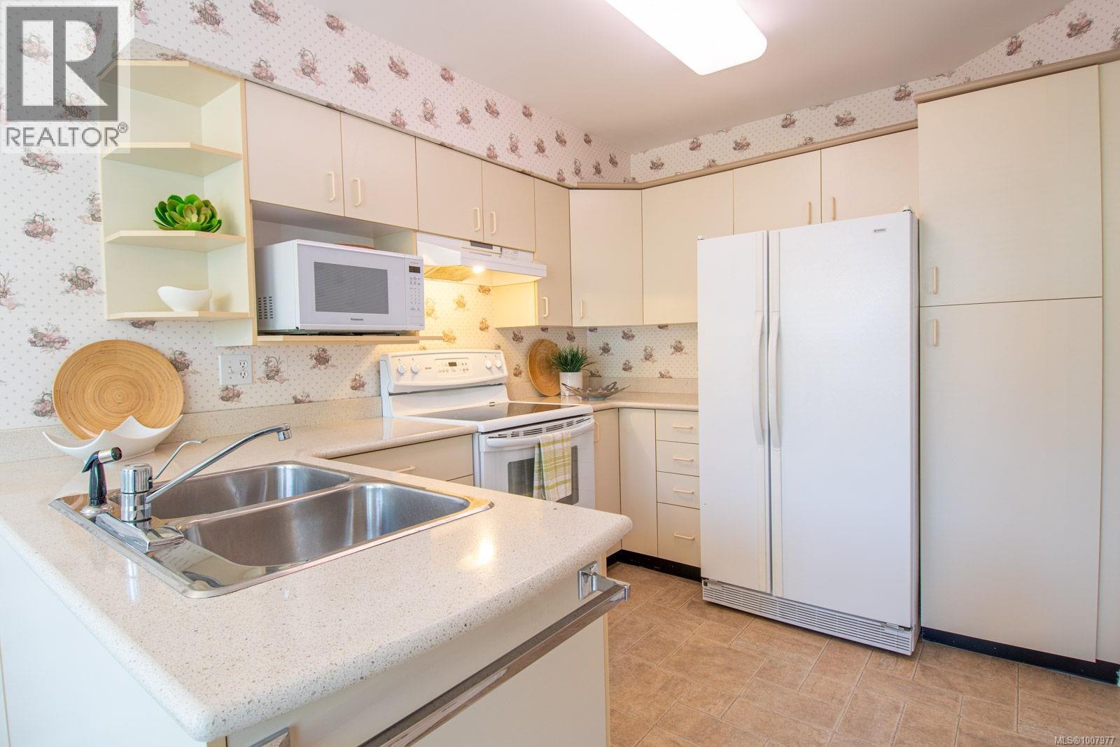 Photo 20 of 206 9945 Fifth St, Sidney BC