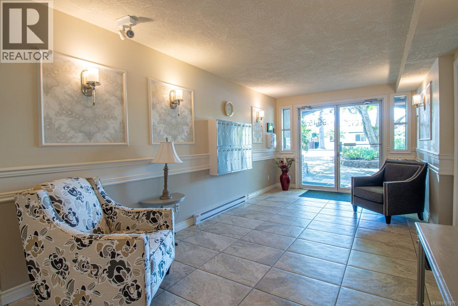 Photo 10 of 206 9945 Fifth St, Sidney BC