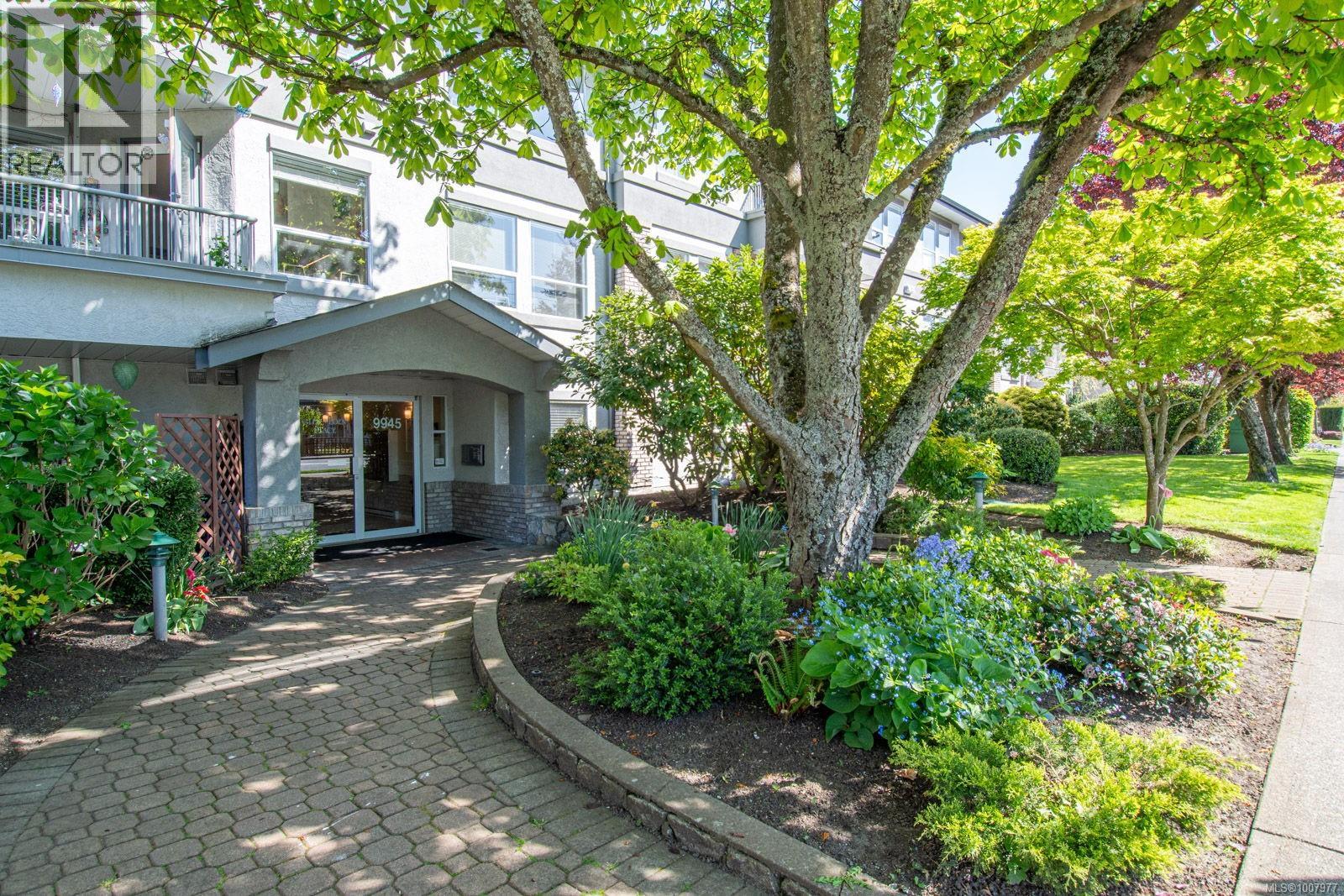 Photo 9 of 206 9945 Fifth St, Sidney BC