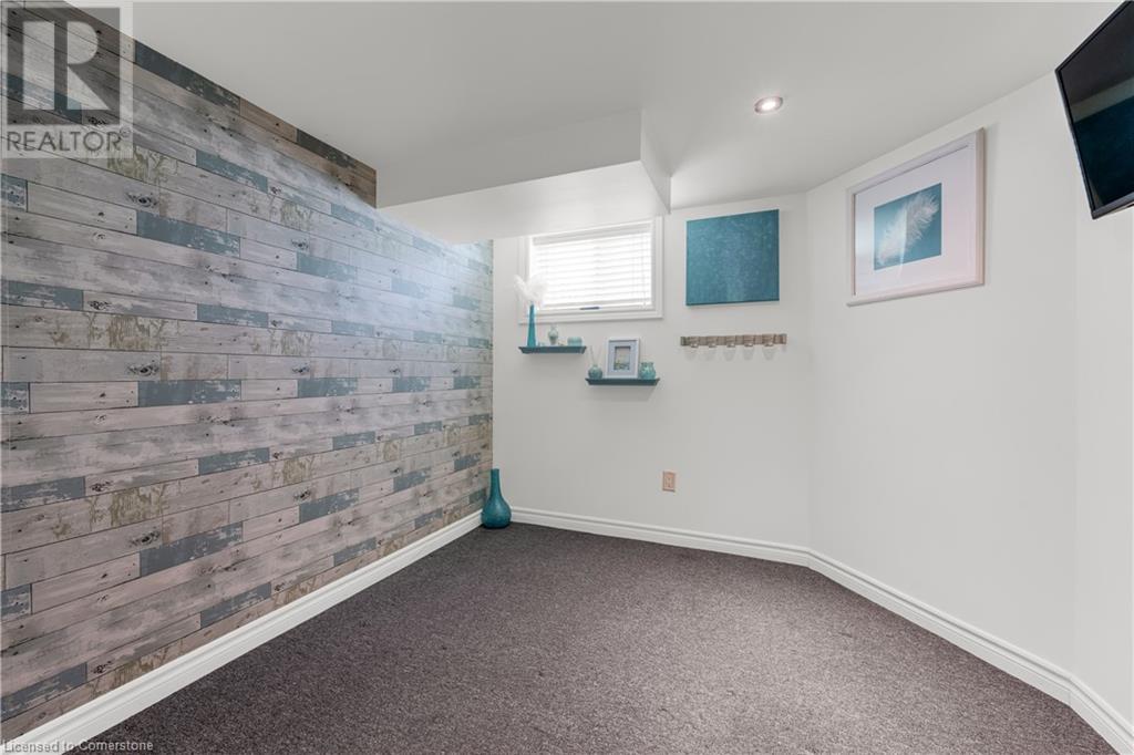 Photo 33 of 97 Bell Avenue, Hamilton ON
