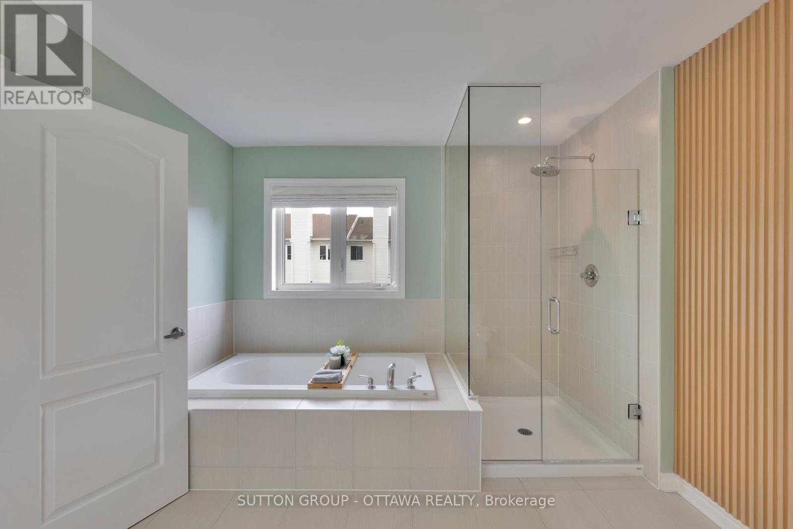 Photo 20 of 156 Asper Trail Circle N, Ottawa ON