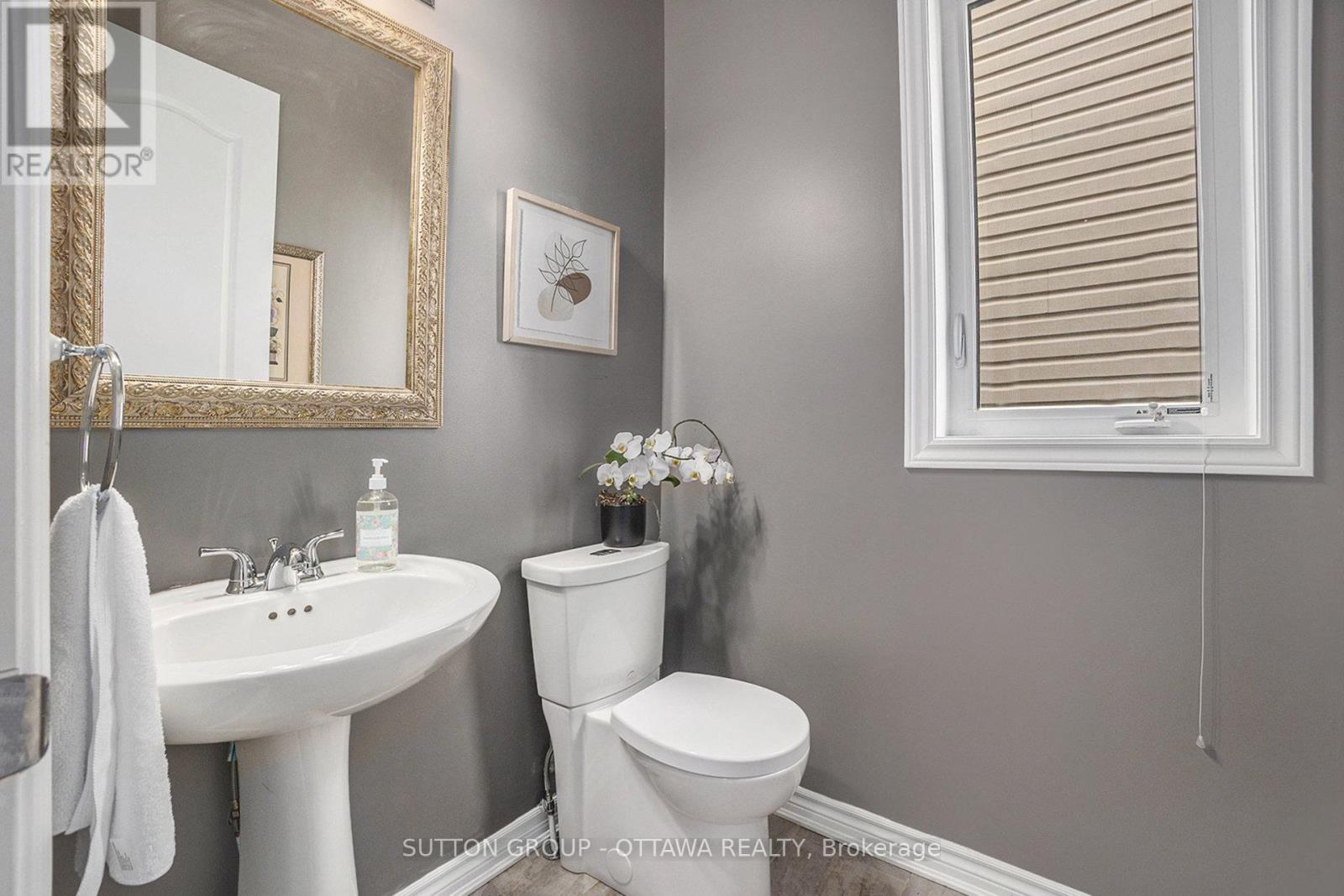 Photo 28 of 156 Asper Trail Circle N, Ottawa ON