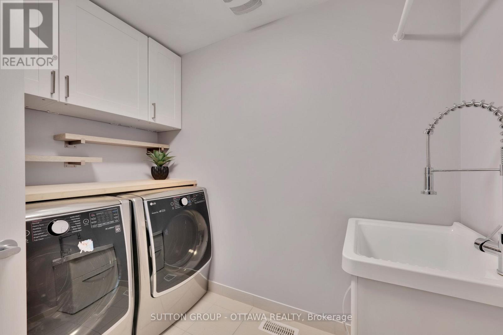 Photo 30 of 156 Asper Trail Circle N, Ottawa ON