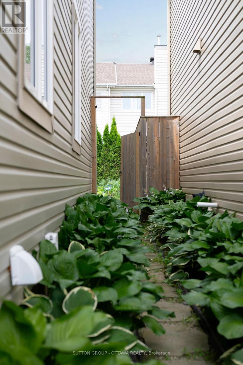 Photo 46 of 156 Asper Trail Circle N, Ottawa ON