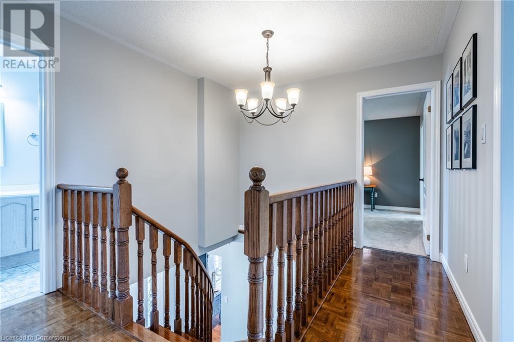 Photo 20 of 19 Savona Crescent, Hamilton ON