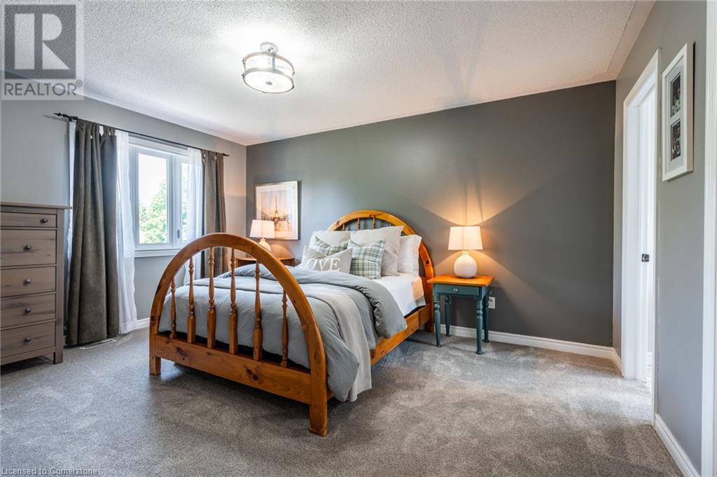 Photo 29 of 19 Savona Crescent, Hamilton ON