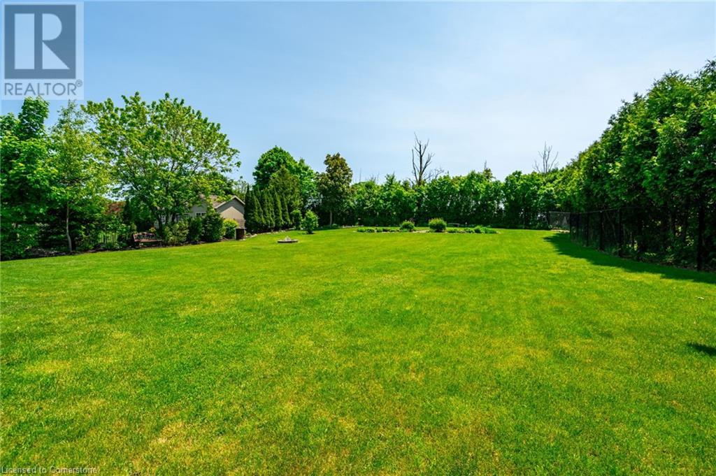 Photo 44 of 19 Savona Crescent, Hamilton ON