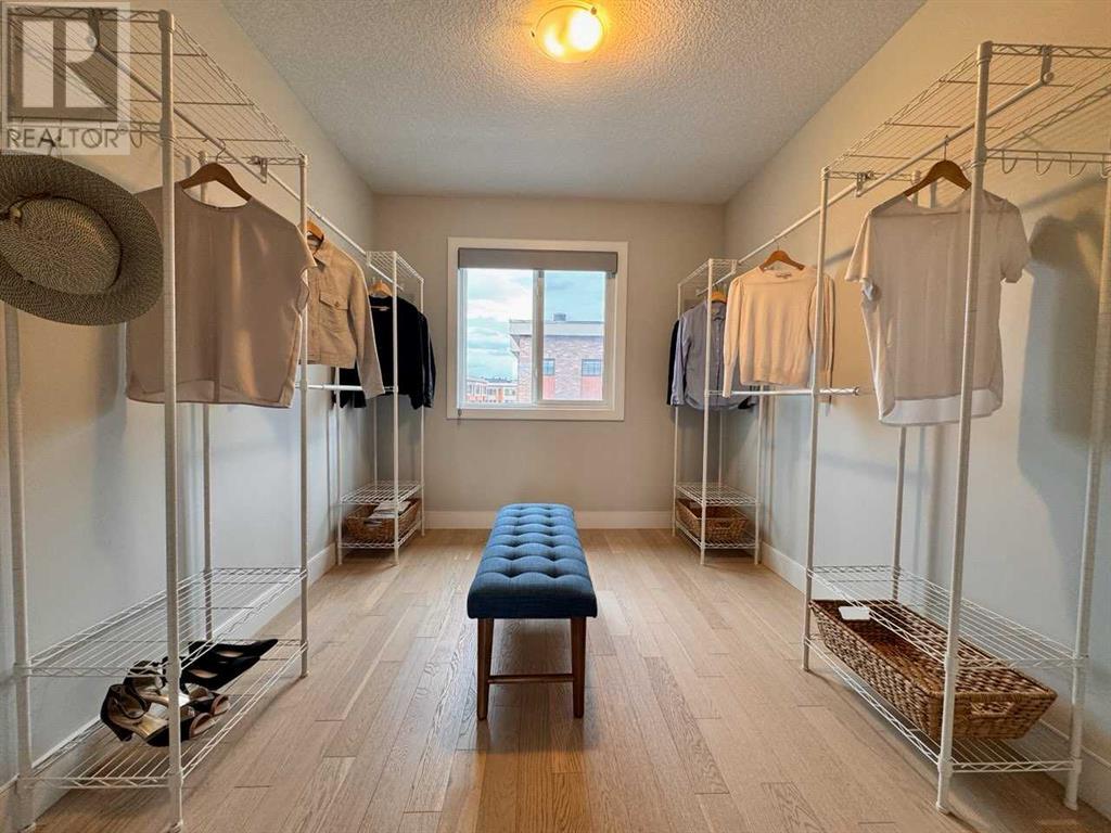 Single Family House for Sale in  Greenbriar Way NW Greenwood/Greenbriar Calgary 
