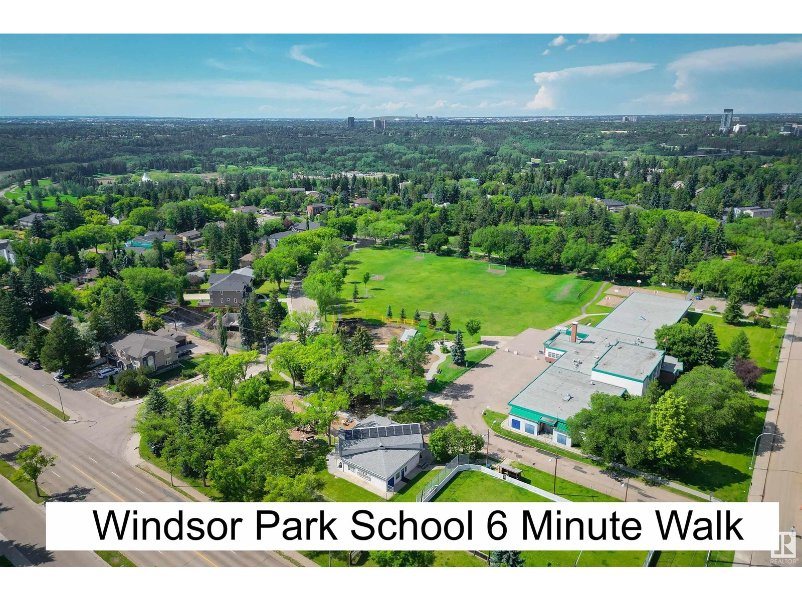 Photo 9 of 8413 118 St Nw, Edmonton AB