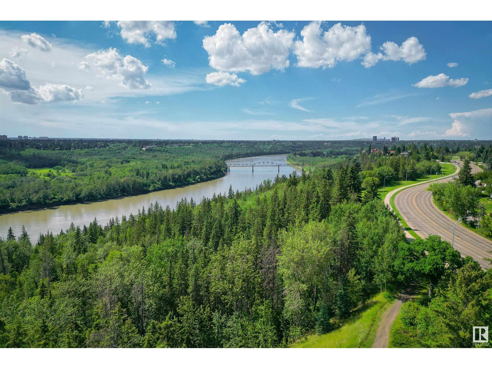 Photo 19 of 8413 118 St Nw, Edmonton AB