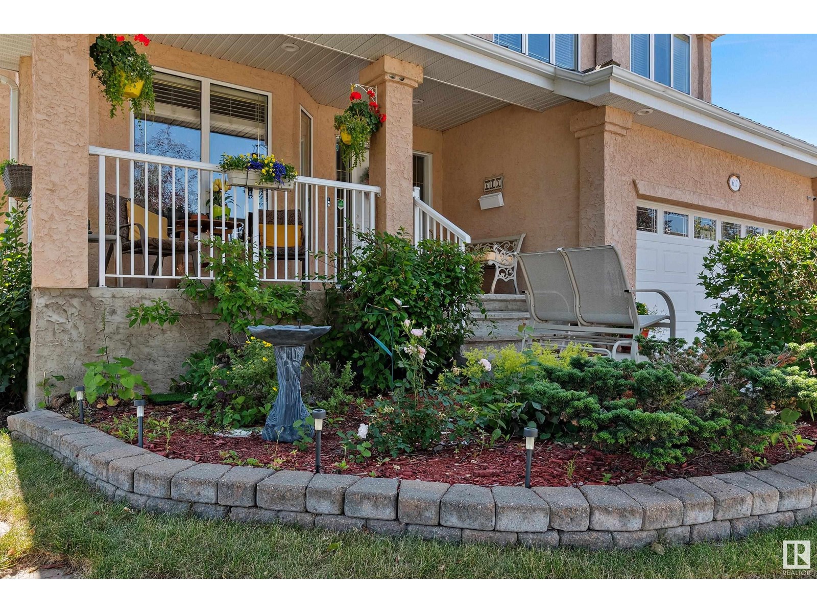 Photo 4 of 617 Dalhousie Cr Nw, Edmonton AB