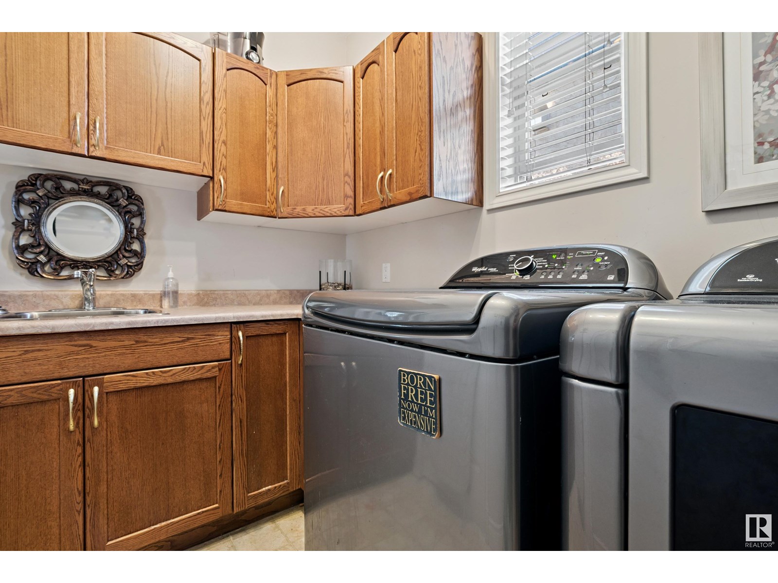 Photo 20 of 617 Dalhousie Cr Nw, Edmonton AB