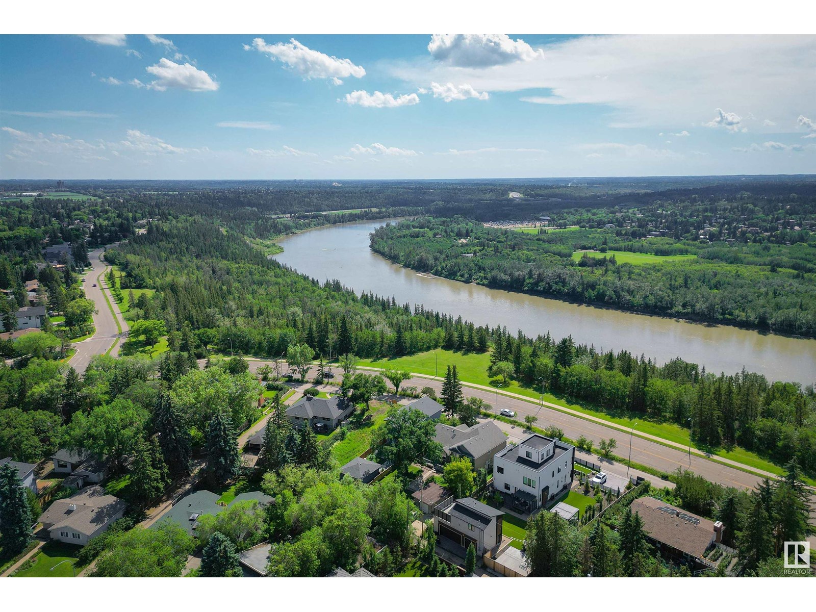 Photo 7 of 8413 118 St Nw, Edmonton AB