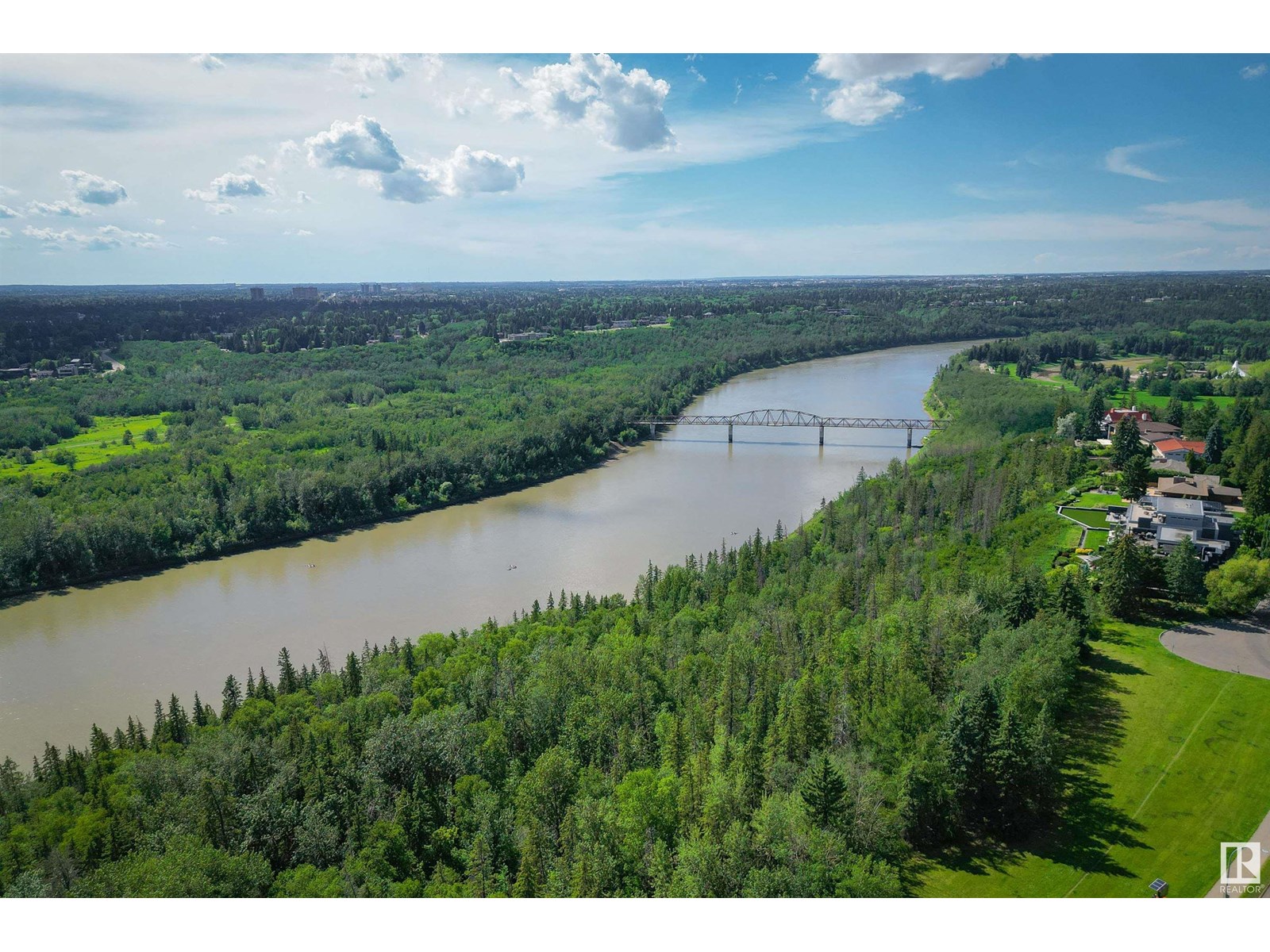 Photo 17 of 8413 118 St Nw, Edmonton AB