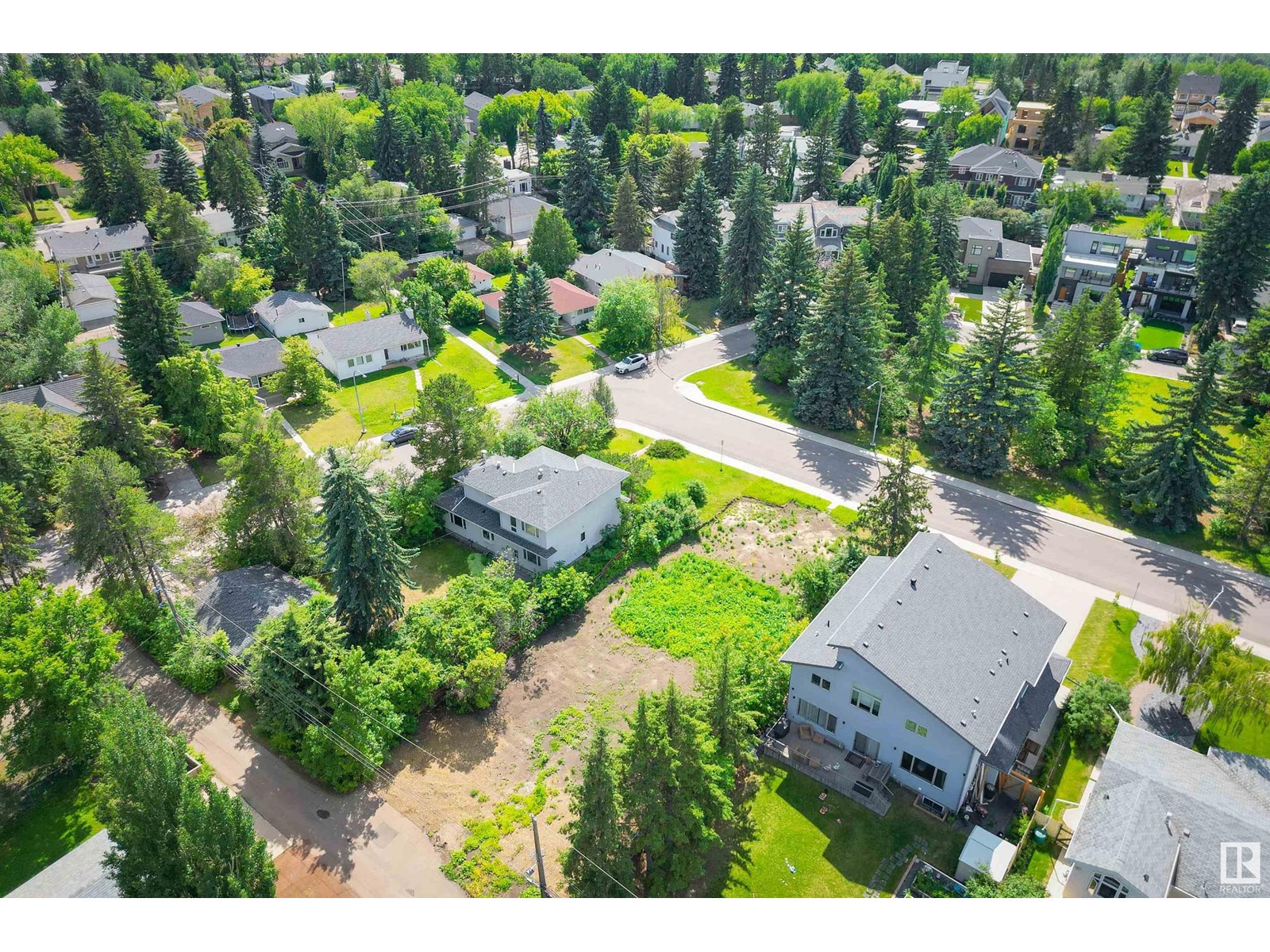 Photo 16 of 8413 118 St Nw, Edmonton AB