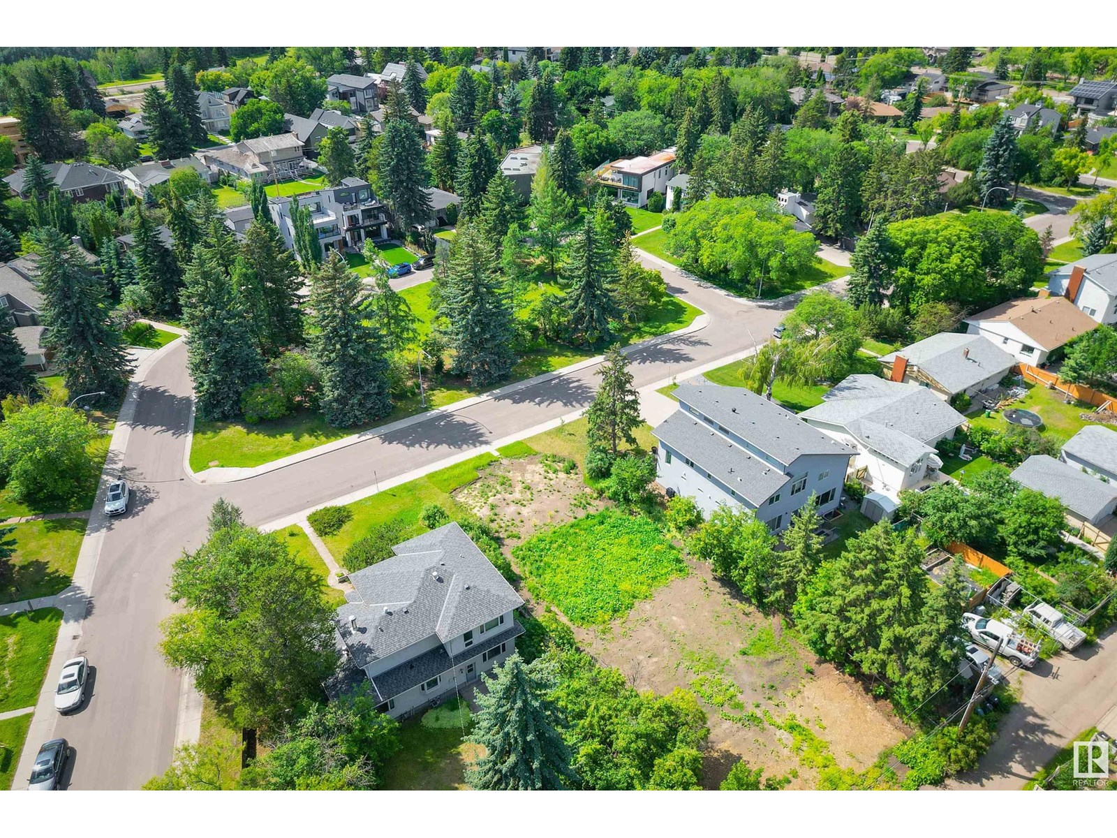 Photo 11 of 8413 118 St Nw, Edmonton AB