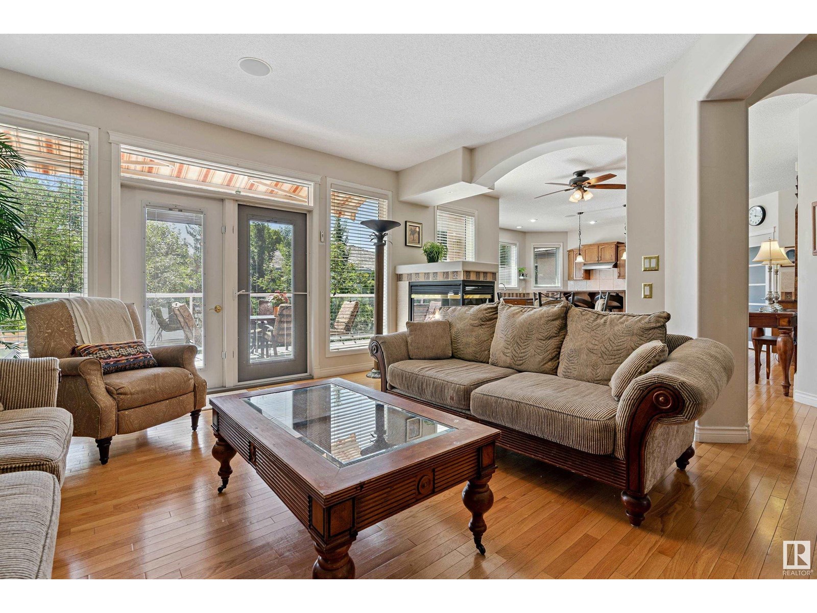 Photo 12 of 617 Dalhousie Cr Nw, Edmonton AB