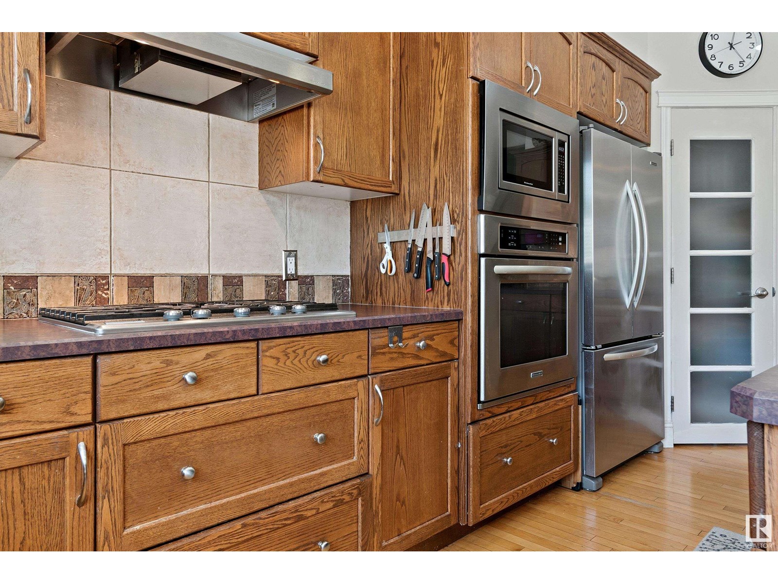 Photo 8 of 617 Dalhousie Cr Nw, Edmonton AB