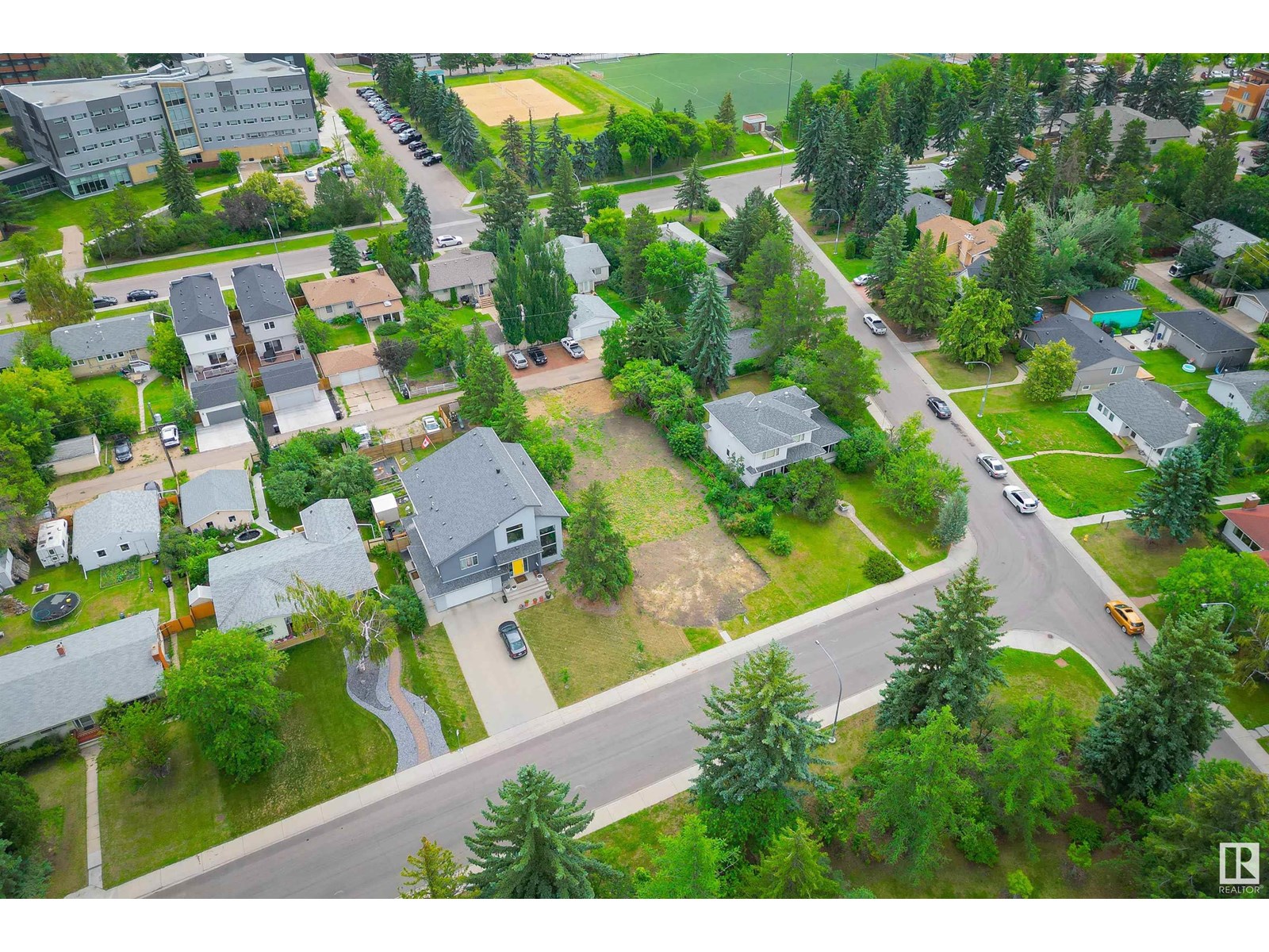 Photo 20 of 8413 118 St Nw, Edmonton AB
