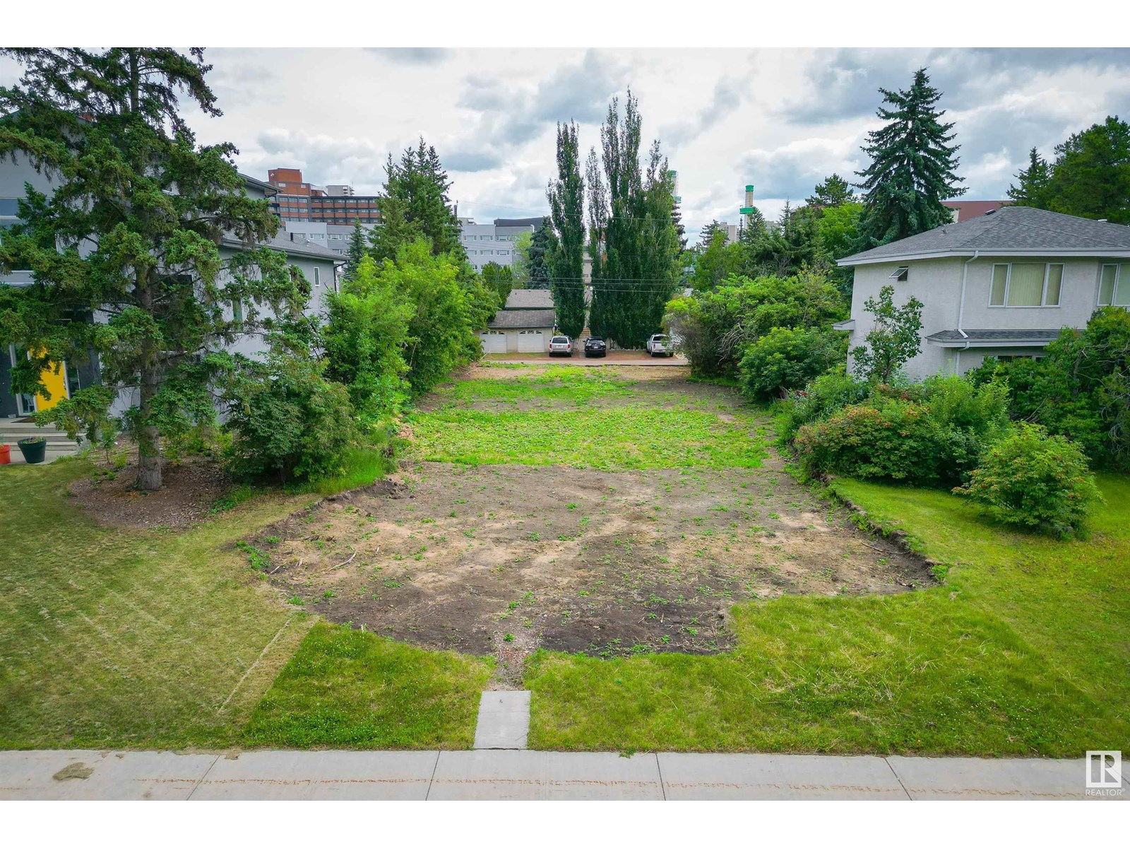 Photo 23 of 8413 118 St Nw, Edmonton AB