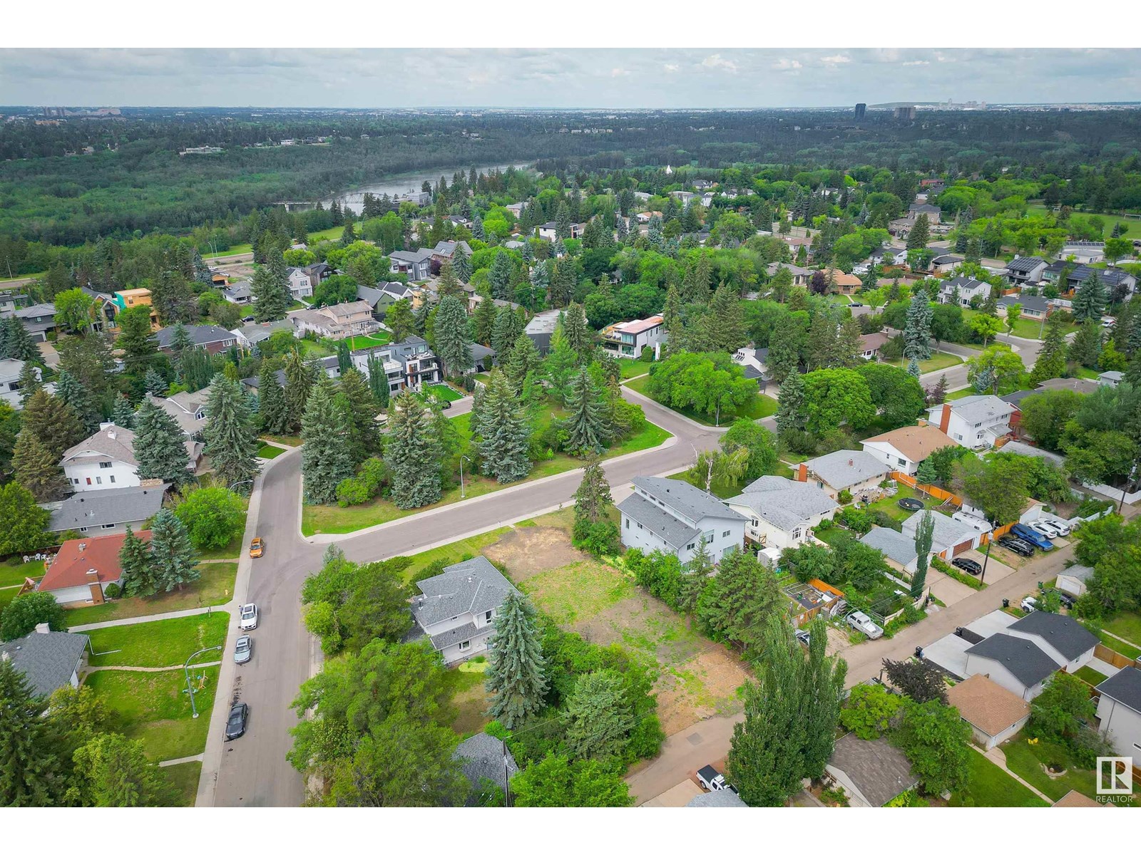 Photo 1 of 8413 118 St Nw, Edmonton AB