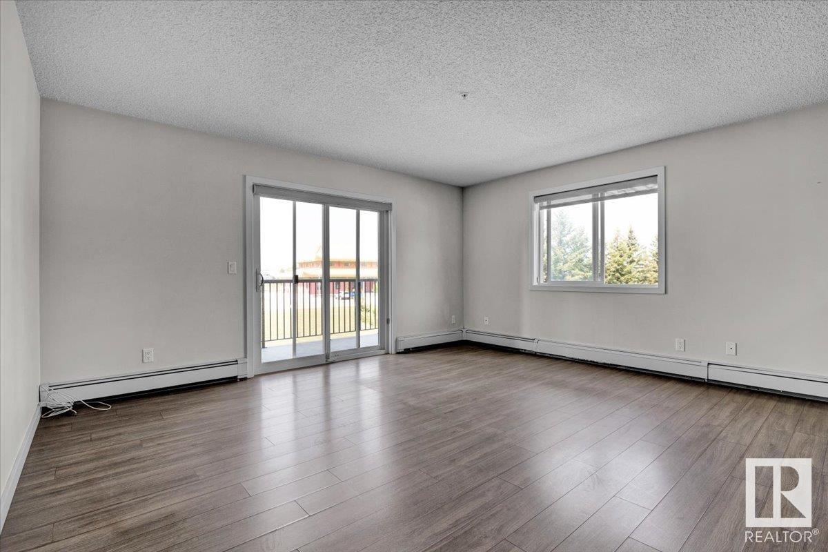 Photo 26 of 219 14808 125 St Nw, Edmonton AB