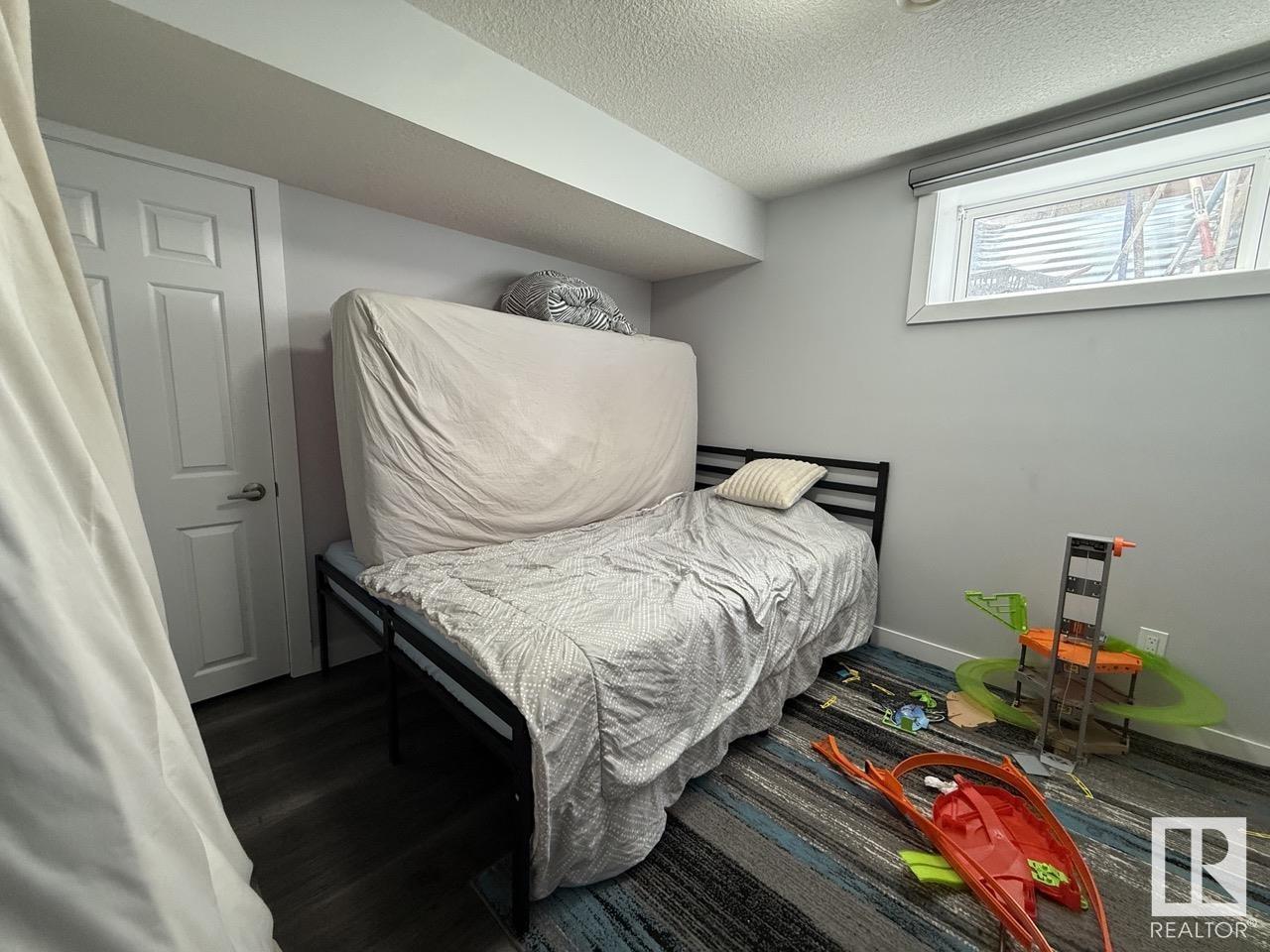 Photo 32 of 632 Warwick Rd Nw, Edmonton AB