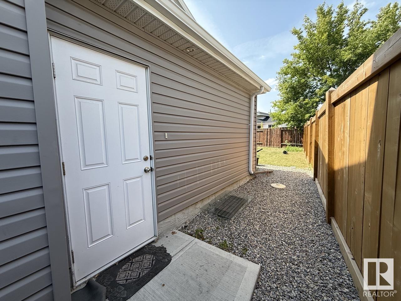 Photo 40 of 632 Warwick Rd Nw, Edmonton AB