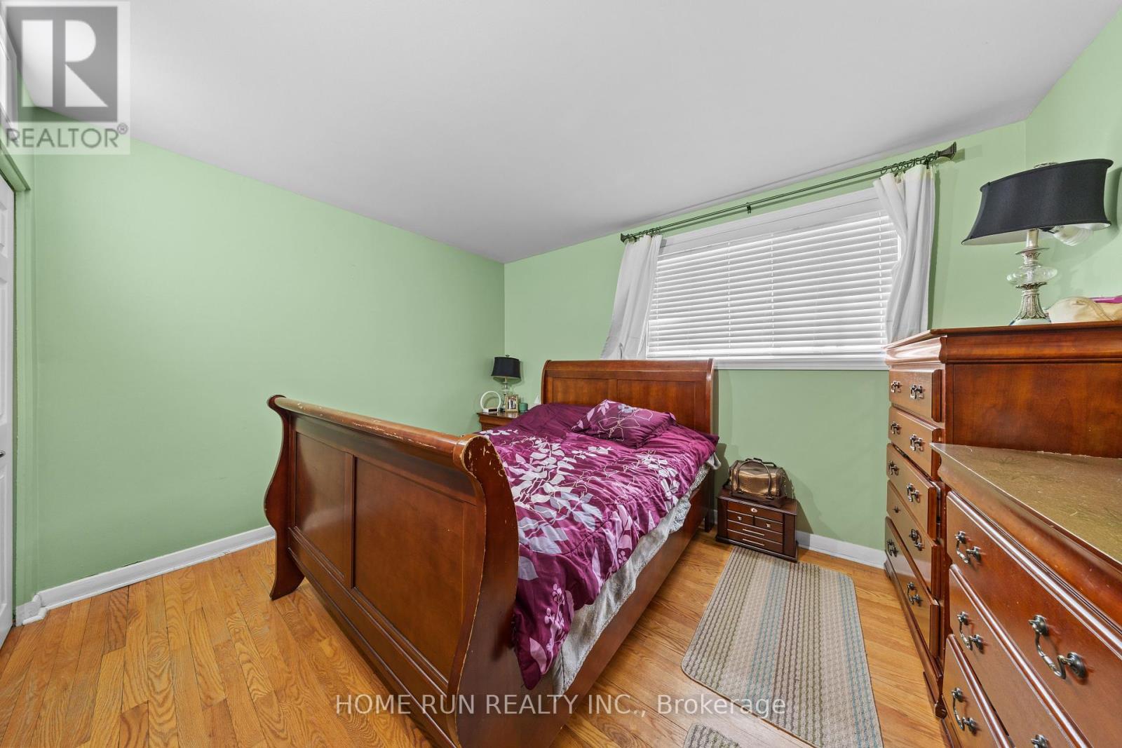 Photo 12 of 44 Knoxdale Road, Ottawa ON
