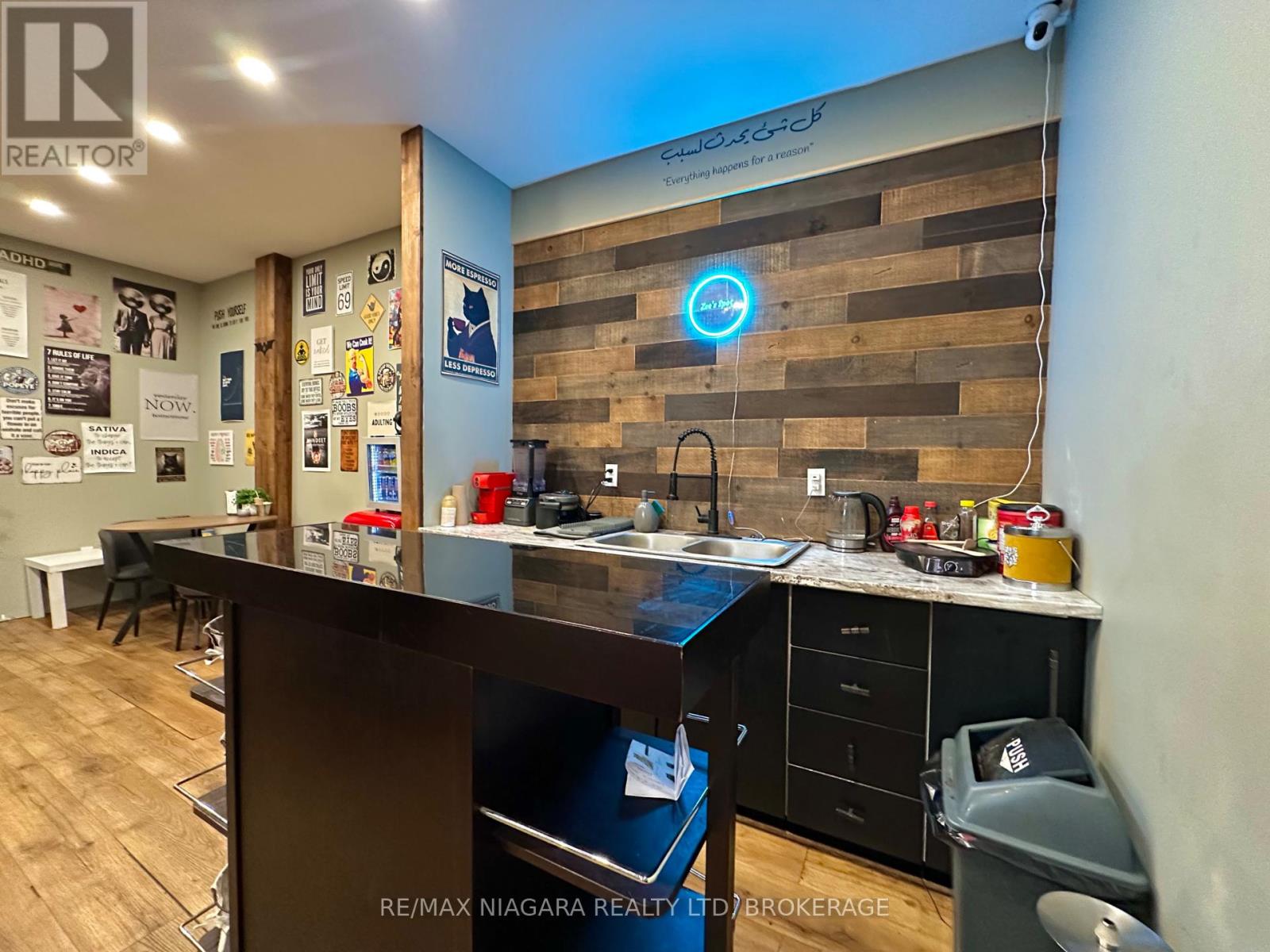 Photo 11 of 5842 Ferry Street, Niagara Falls ON