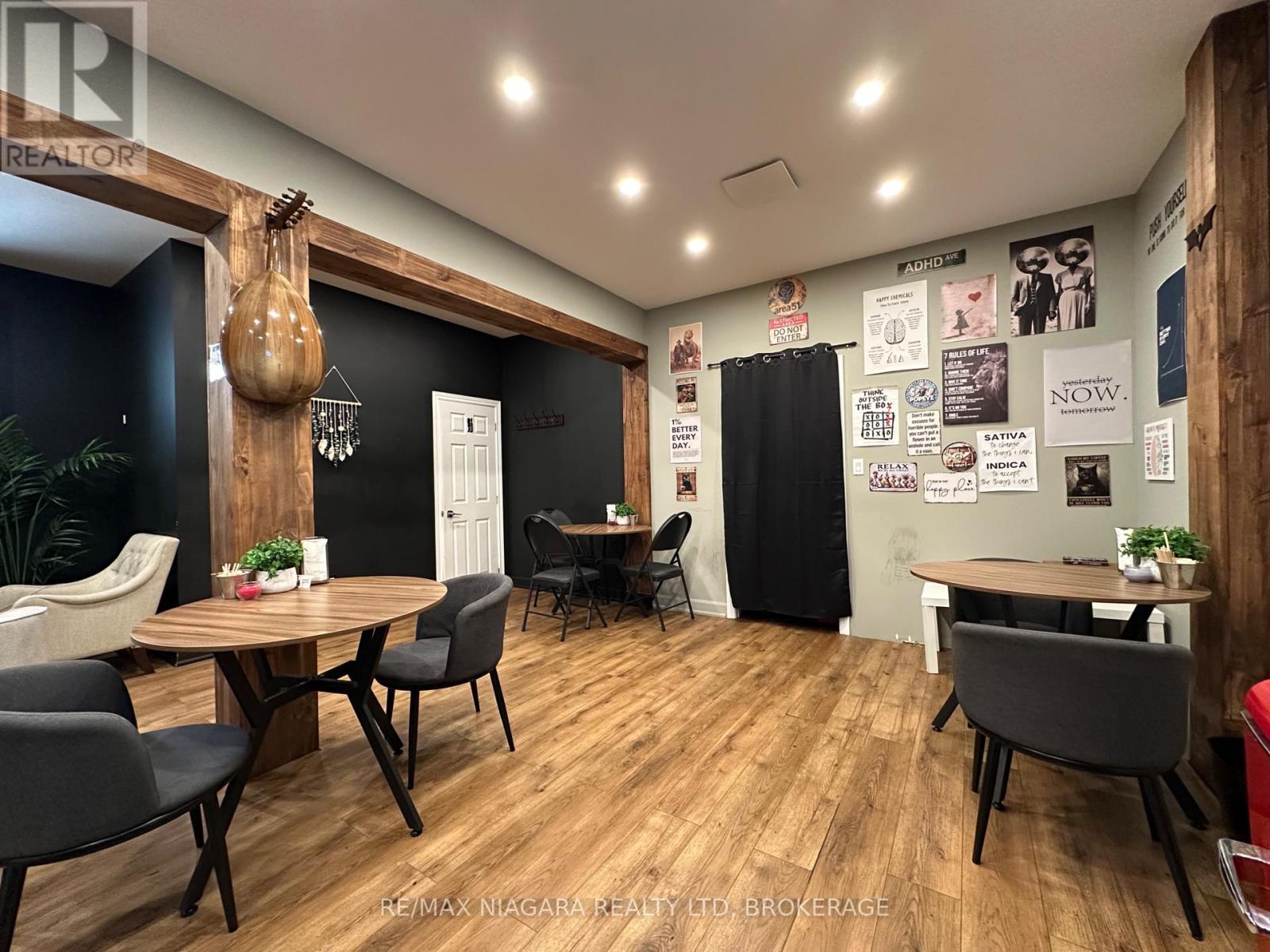 Photo 14 of 5842 Ferry Street, Niagara Falls ON
