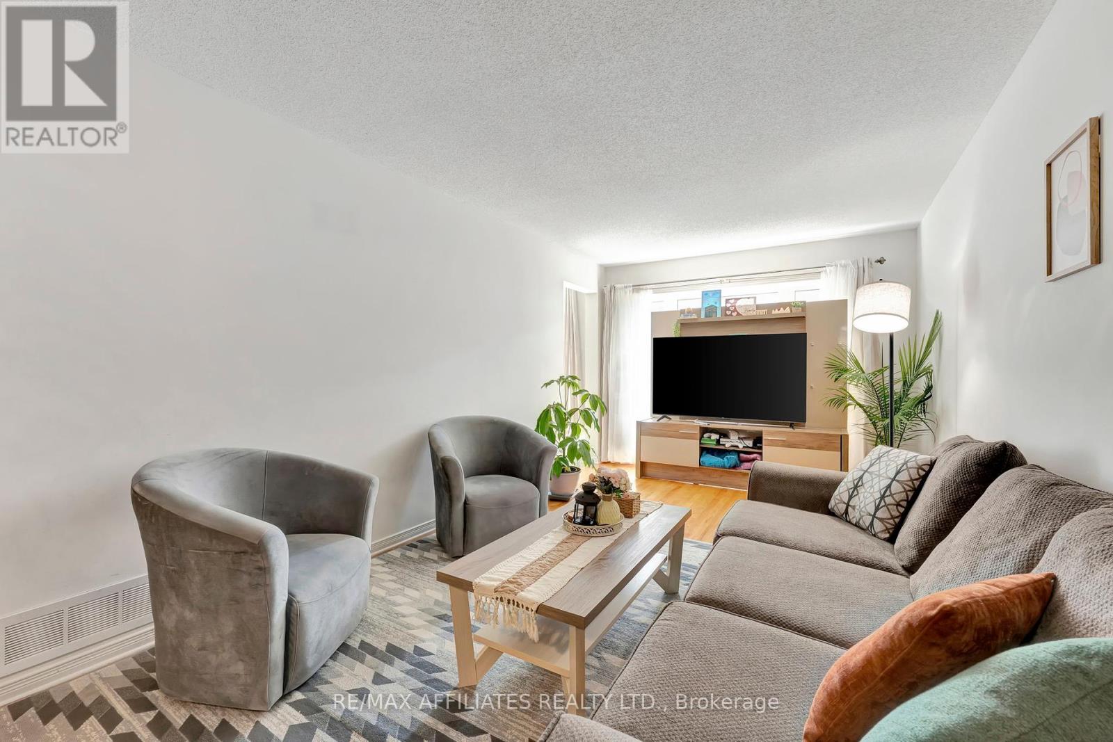 Photo 20 of 1008 Klondike Road, Ottawa ON
