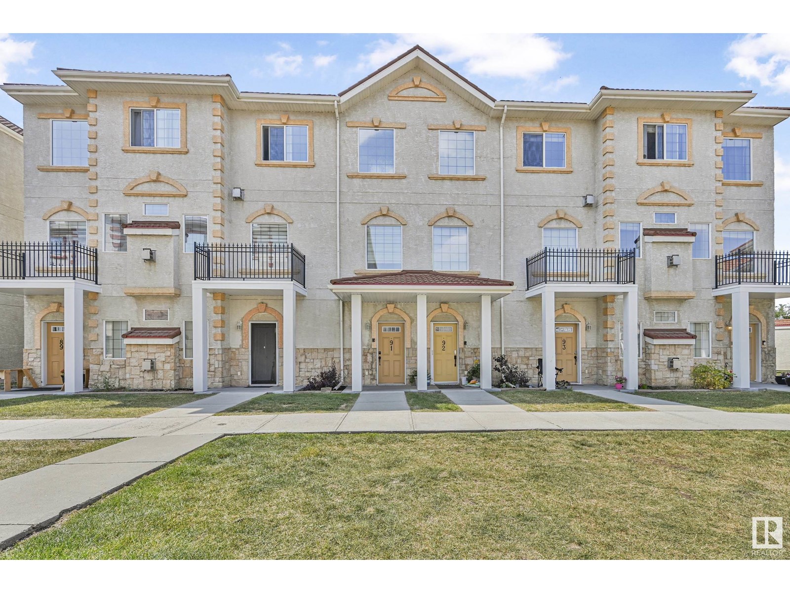 Photo 11 of 91 13825 155 Ave Nw, Edmonton AB