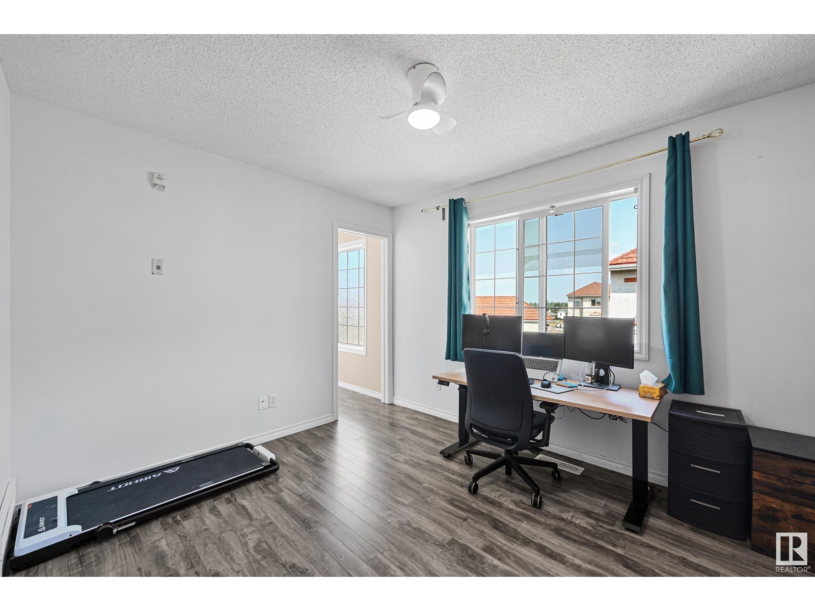 Photo 9 of 91 13825 155 Ave Nw, Edmonton AB